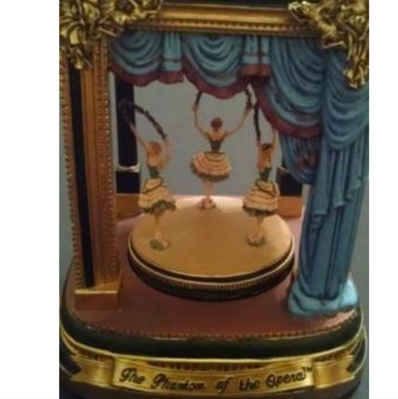PHANTOM OF THE OPERA SAN FRANCISCO MUSIC BOX SNOW GLOBE - VERY RARE - Picture 3 of 3